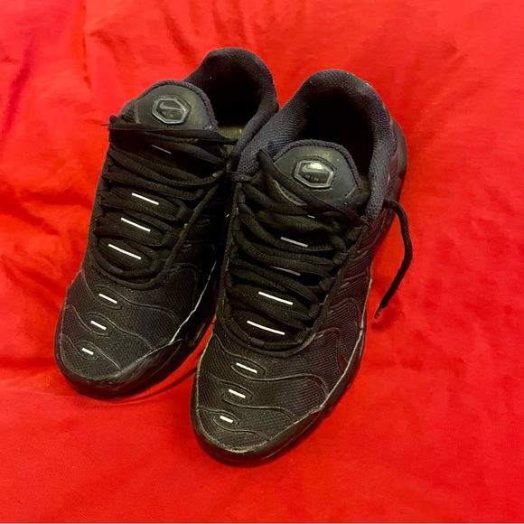 Youth Nike Air max Plus ‘Triple Black’ (5Y) - Picture 6 of 6